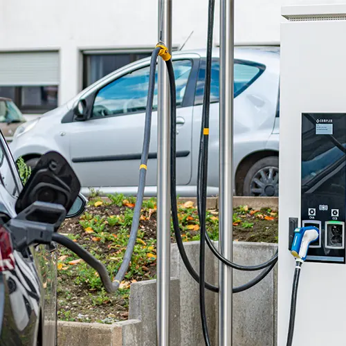 Compleo EV charging point installed by ITC Limited showing electric vehicle charging service
